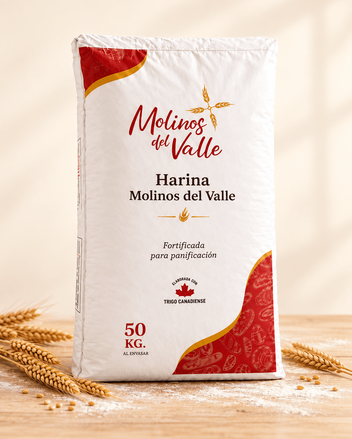 Saco de 50 kg de Harina Molinos del Valle junto a espigas de trigo